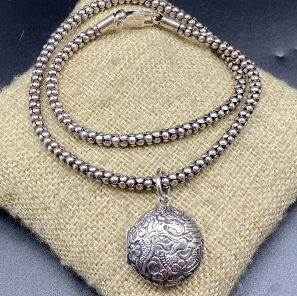 Rare Vintage Silpada Sterling Silver Etched Dragon Locket Pendant - Picture 6 of 15